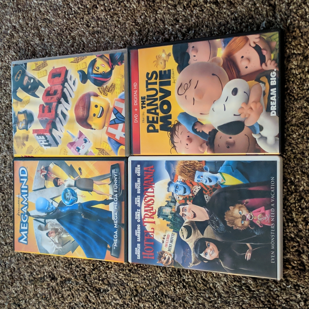 4 DVD Bundle: Megamind, Lego Movie, Hotel Transylvania & Peanuts Movie 🍿